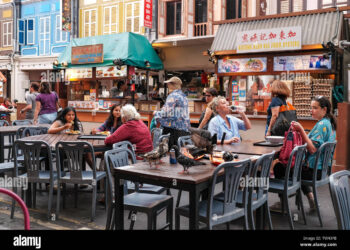 Consuming Leftovers in Chinatown Hawker Centers