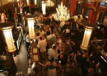 London After Dark: Local Bars, Late Kitchens, New Friends