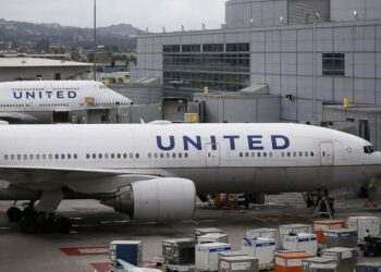 United Airlines Flight UA770 Emergency Diversion